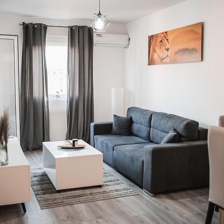 Apartman Centar โดโบย ภายนอก รูปภาพ