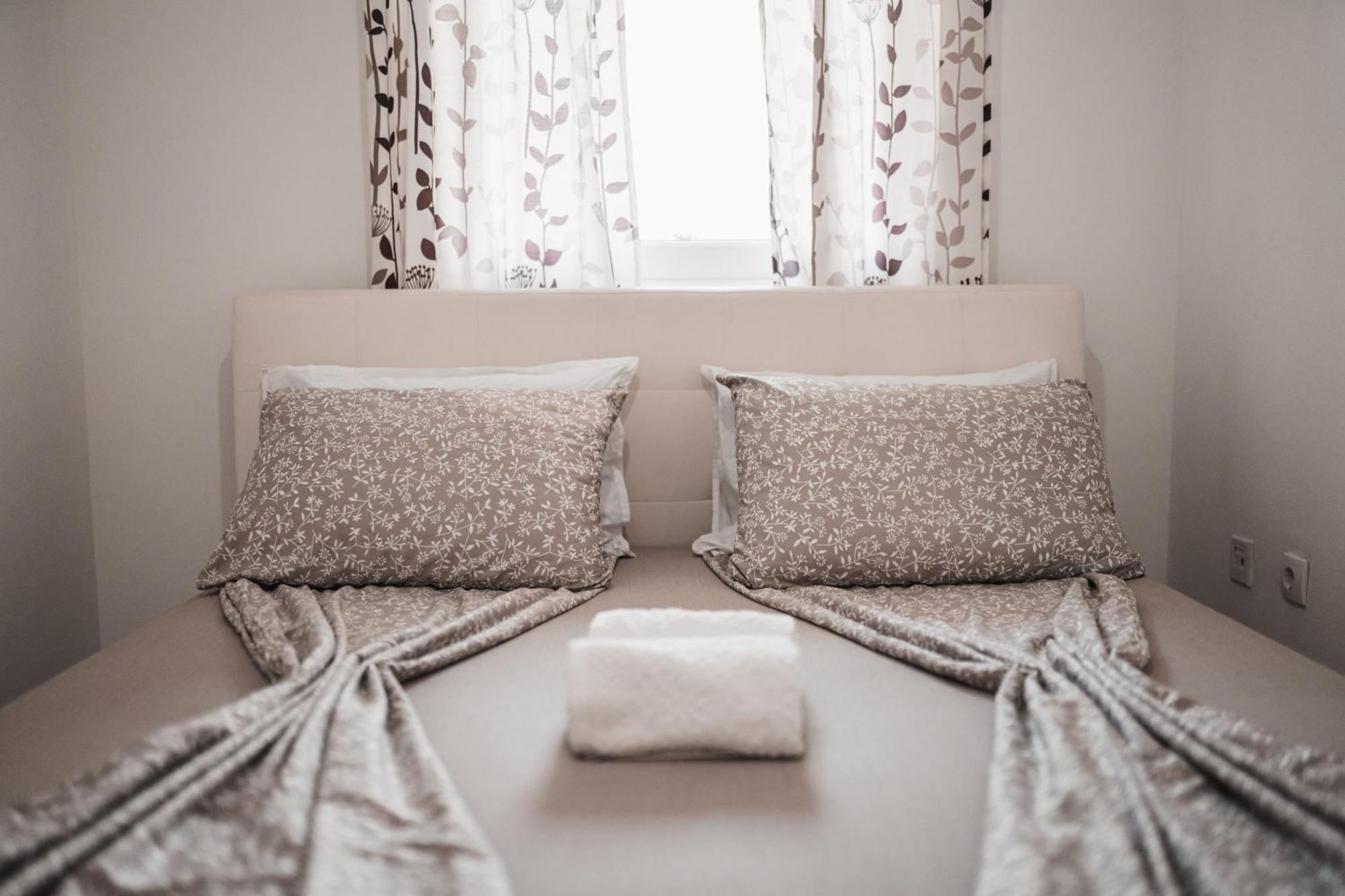 Apartman Centar โดโบย ภายนอก รูปภาพ